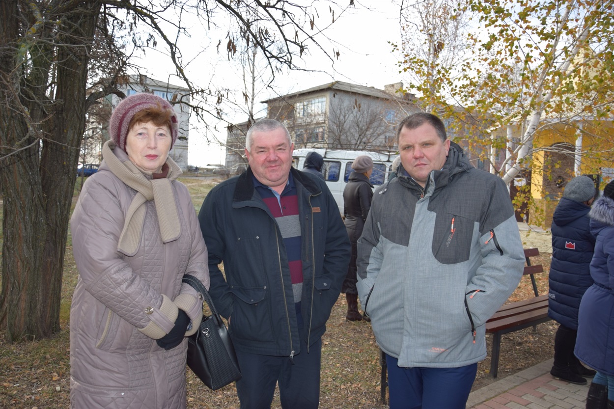 Валентина Мороз (перш зліва), Сергій Криворучкін (в центрі), Демид Палагно (перший з права).