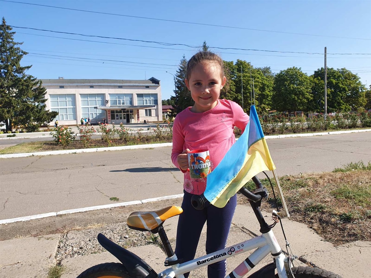 Кіра Гнєзділова з сувеніром