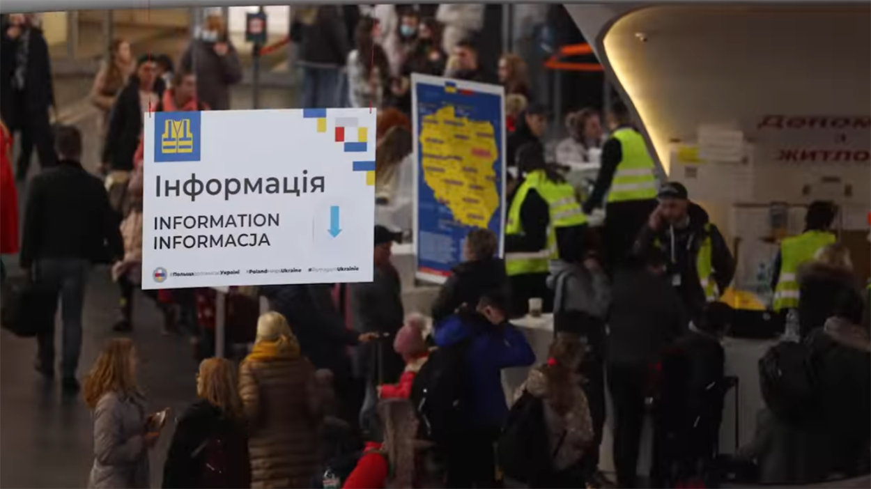 Центр інформації для українських біженців на одному з вокзалів країни. Фото Міністерства внутрішніх справ Польщі